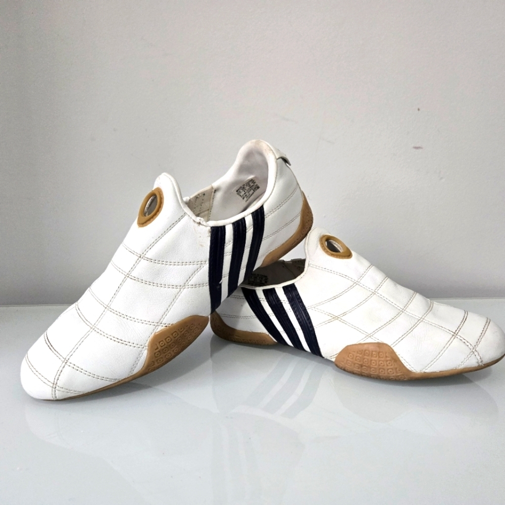 ADIDAS Y3 YAMAMOTO leather white and navy runners. Size 6.5 UK/ 8 US